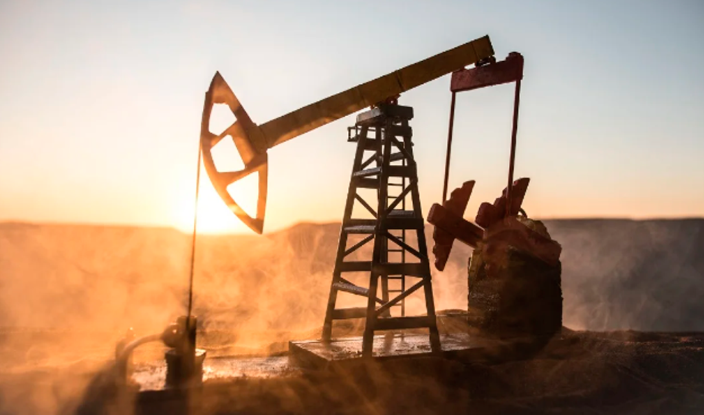 El precio del petróleo cae tras anuncio de Trump de supuestas negociaciones con Irán